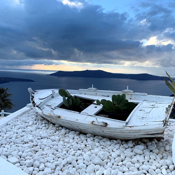 Boat in Santorini, Greece picture, Santorini picture, Greece picture, Instant download