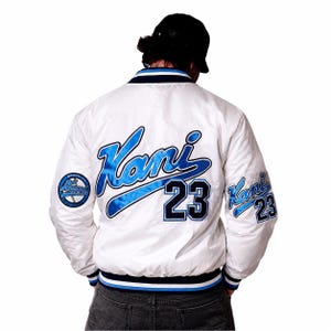 Vintage Kani Sport Brooklyn New York Bomberjacke aus den 90er Jahren – Weiß-blauer College-Style, Streetwear – Retro-Hip-Hop-Jacke – Kani 23 / Größe L