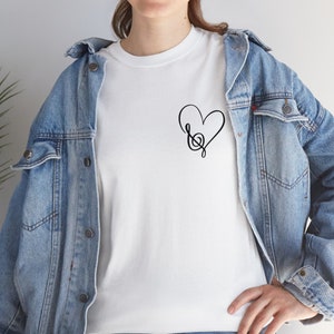 Valentine's Day Gift for Boyfriend Girlfriend, Minimal Music Lover T-Shirt, Treble Clef Heart Musician Note, Unisex Women Men, Comfy Tee