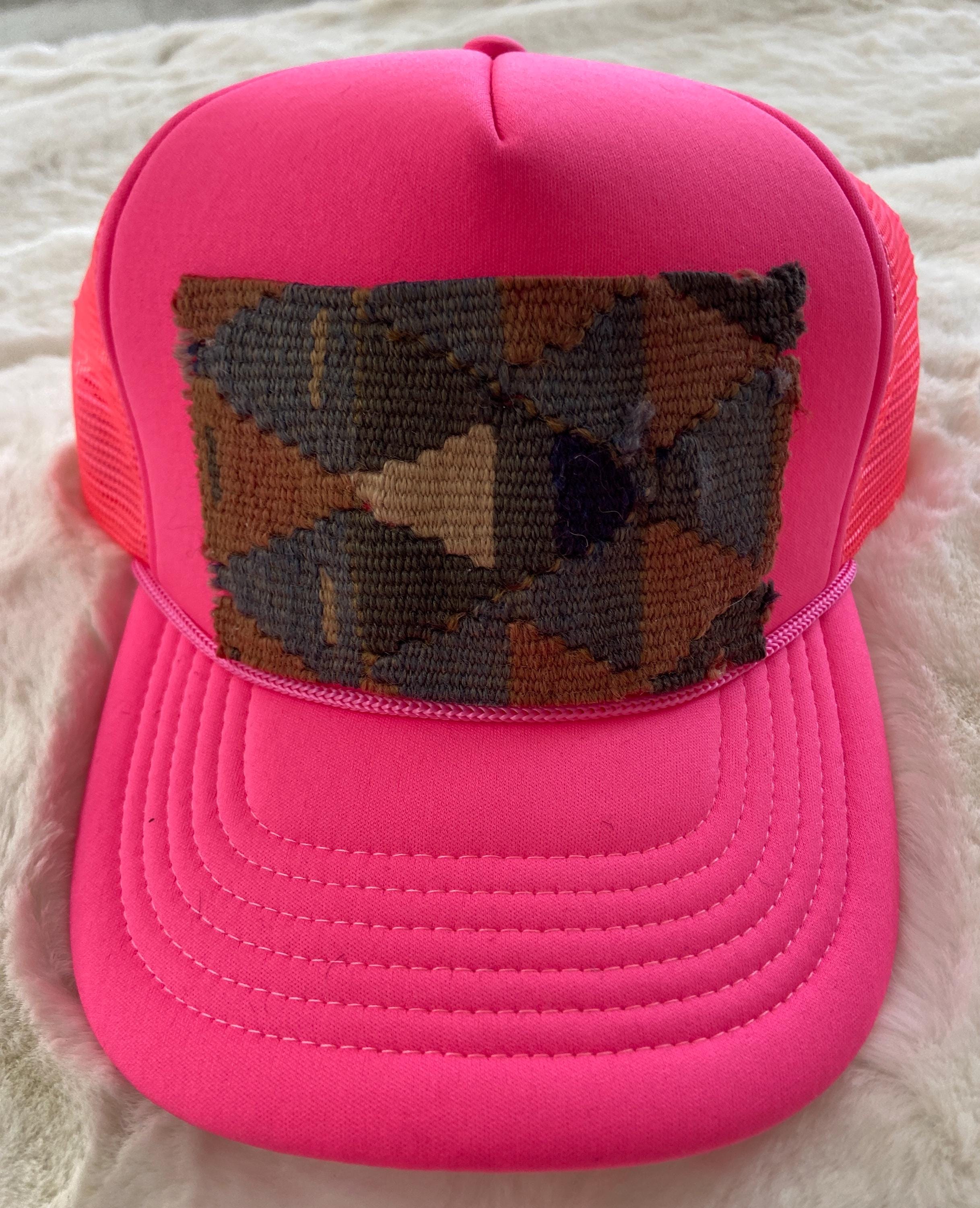 Gray Mesh Kilim Trucker Hat with Red & Pink Patchwork Orijinal Kilim Turkish Patch Trucker Hats – Casual Camel  main image 3