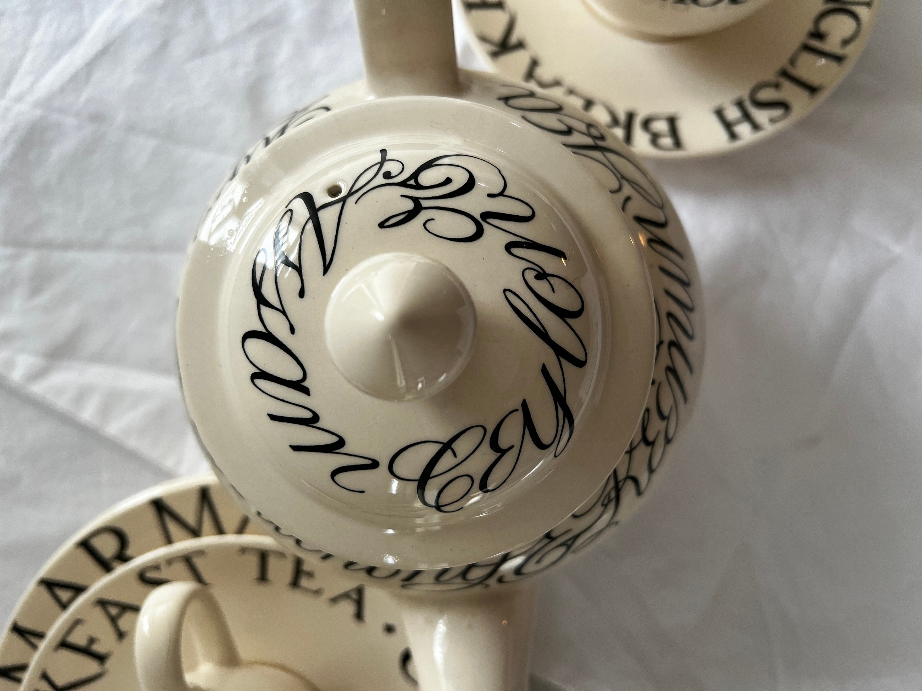 Emma Bridgewater Black Toast - All Over 4 Mug Teapot Boxed *b-keuze* | Black Toast Pottery | Dames van de Thee