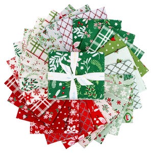 Mistletoe & Holly Fat Quarter Bundle: Christmas Quilting Fabric