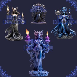 Puede incluir: Cuatro estatuas de mujeres en azul y plata con cuernos y t&uacute;nicas fluidas. Cada estatua sostiene una antorcha y se encuentra sobre una base con un dise&ntilde;o de luna creciente. Las estatuas est&aacute;n sobre un fondo azul oscuro.