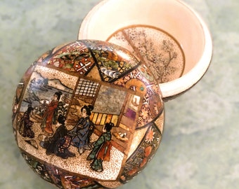 Antieke Japanse Satsuma-pot met deksel: handgeschilderd, gesigneerd Sozan, Meiji-periode (1868-1912)