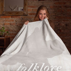 Folklore Album Blanket, Cottagecore Cozy Home Decor, Cardigan Taylor Design, Ideal Gift for Taylor Fan, Thoughtful Gift for Music Listener