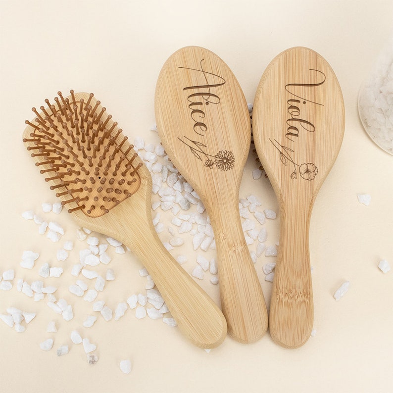 Flor de nacimiento Cepillo de pelo de bambú ecológico, Cepillo de pelo de paleta con nombre, Sin plástico, Regalo de mamá, Regalo de dama de honor, Favor de fiesta de boda, Regalo de cumpleaños imagen 7