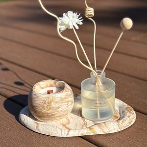 独特でユニークなカラーリングが施された美しい手作りの 3 個セット。一部の要素は手描きです。