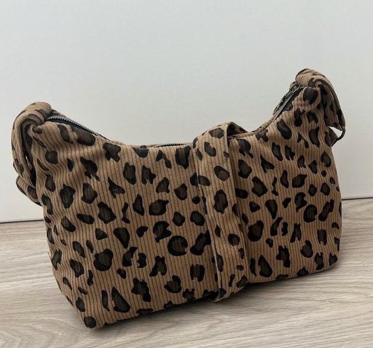 バッグ LEOPARD PATTERNED CORDUROY SHOULDER BAG Leopard Print Corduroy Shoulder Bag (leopard Print Fabric Color of