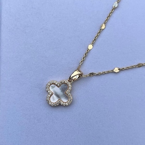 Collier trèfle en plaqué or 18 carats – Paradis Pearls | Expédition gratuite dans le monde entier