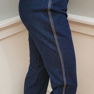 Vintage 1980s High-Waist Cotton Jeans – 26&quot; Waist