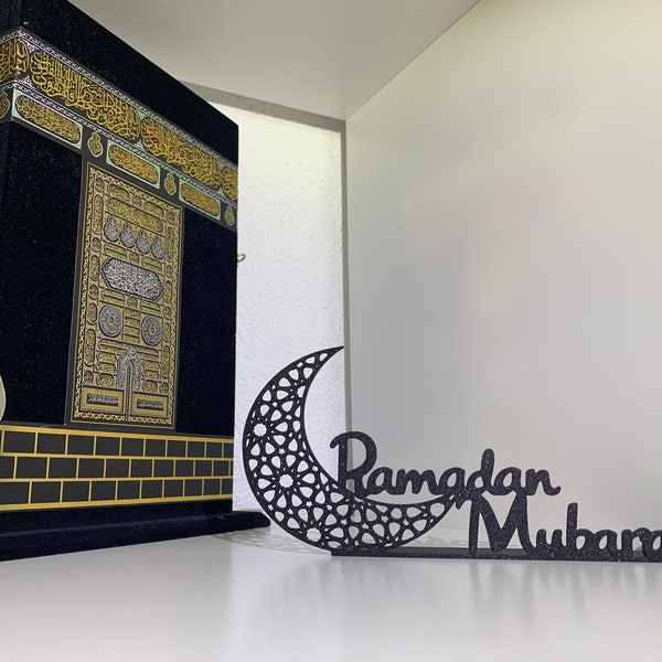 Ramadan Mubarak! Ein freistehendes Tischschild; Ramadan-Deko mit wunderschönem Halbmond und seinem einzigartigen Muster, zum Verlieben!