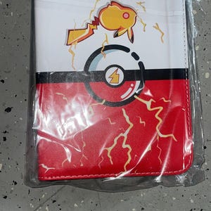 Pokémon Ringbuch mit 4 Ringen und 400 Karten – Perfekt für Sammler und Fans!