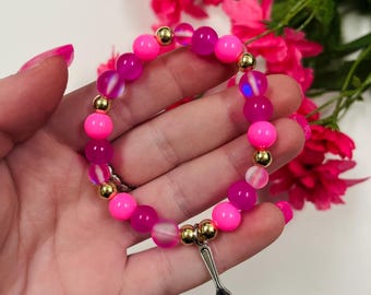 Pulsera rosa hecha a mano con forma de cuchara: Concienciación sobre enfermedades crónicas y POTS.