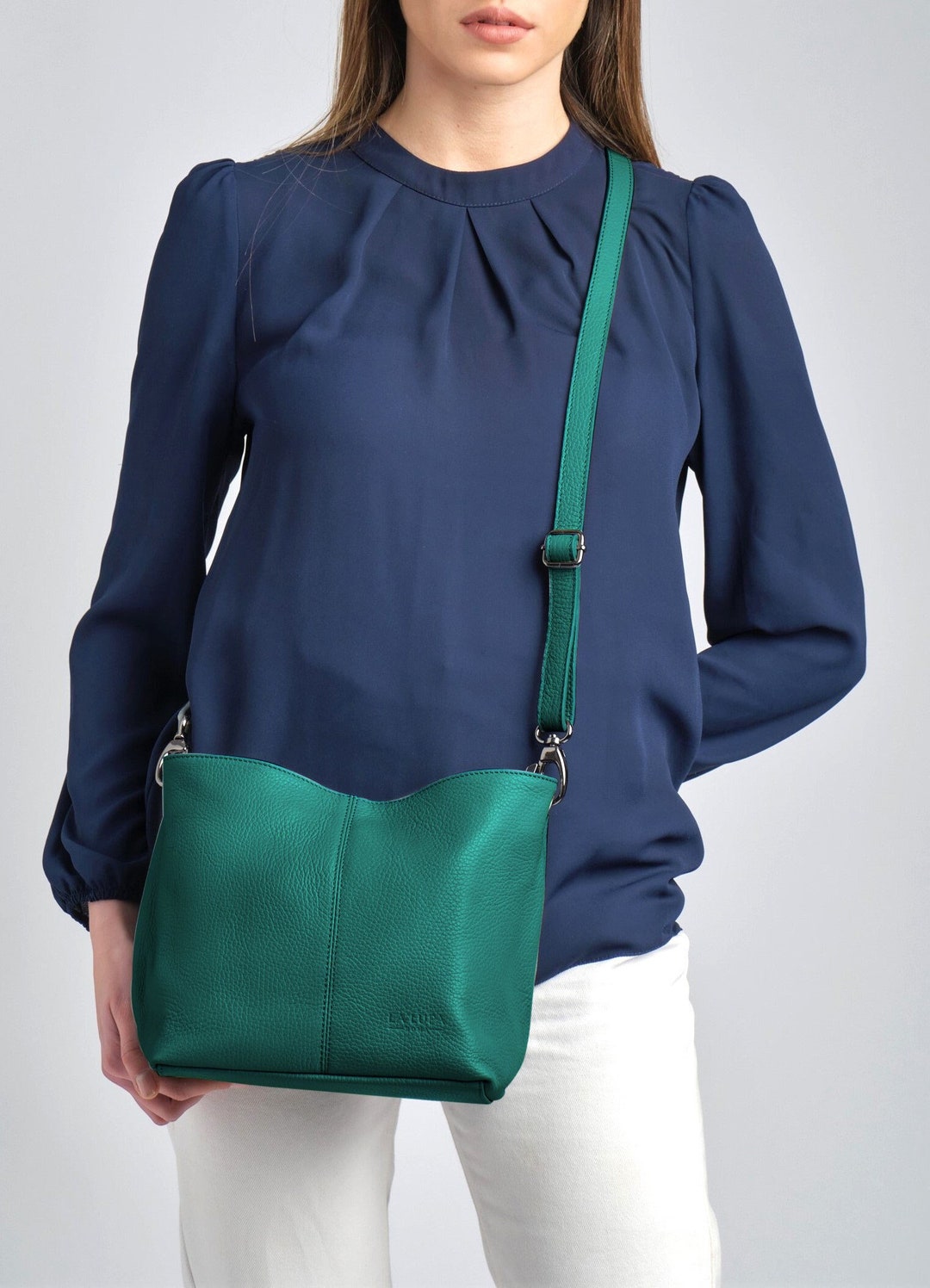 Petit sac à main italien à bandoulière Lola par La Un sac à main de  luxe en cuir italien pour femmes fait main en Un cadeau parfait 