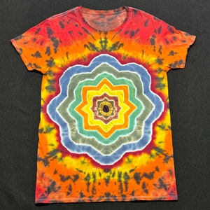 Flower mandala tie dye shirt S