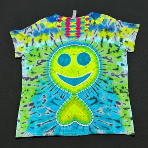 Women’s 2XL V-neck smiley dyed shirt
