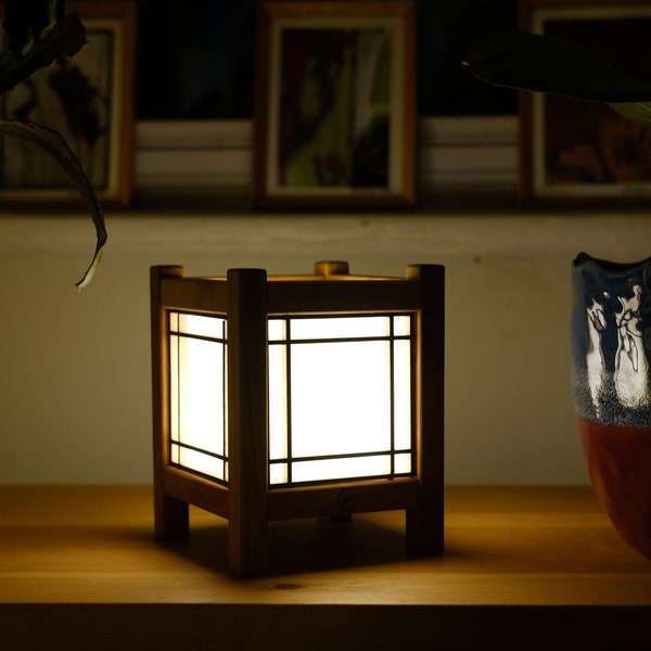 Lampe de bois de style japonais