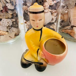 Vintage Shawnee Petite Asian Planter