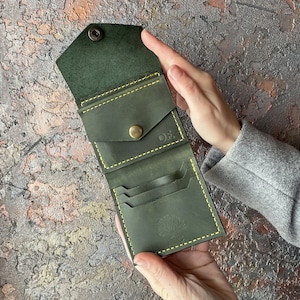 Cartera verde minimalista, cartera hecha a mano, cartera de cuero cosida a mano, cartera personalizada, cartera plegable personalizada para hombres y mujeres