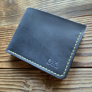 Exquisita cartera de cuero personalizada para hombre - cartera plegable hecha a mano, regalo ideal para padrinos o novios, cartera de cuero cosida a mano única