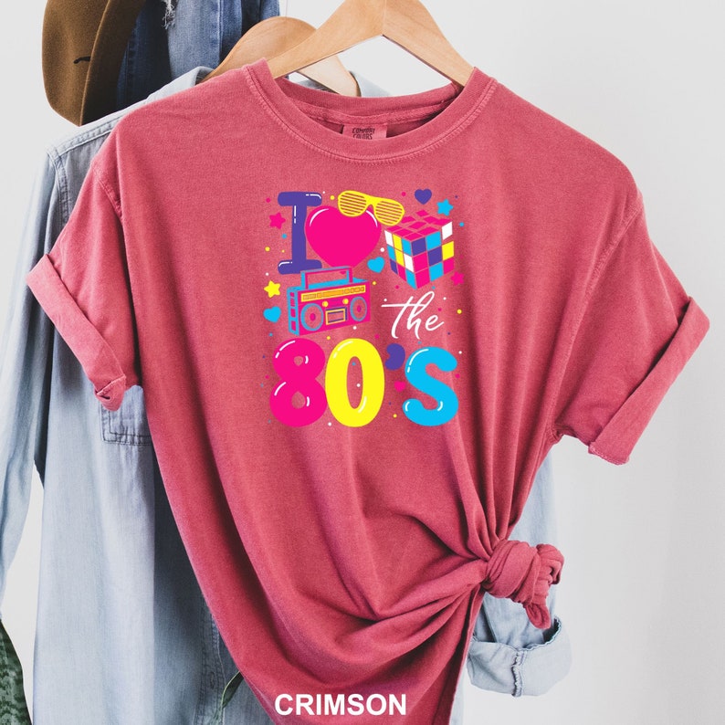a t - shirt with the words i love you to the 90's on
