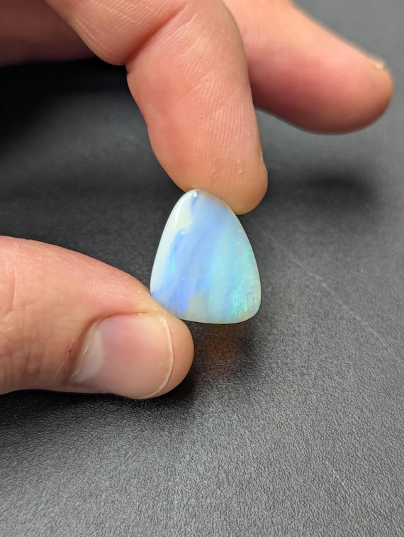 Australian Opal - 5.5 carats