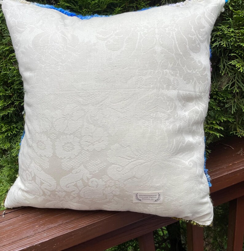 WrenCreativity Barn Pillow - Thumbnail 5