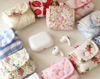 Quilted Handmade AirPods Case, AirPods  pro Pouch, AirPod Holder, Travel Case, Cute Gift, Headphones Case, AirPods 123, Christmas gift