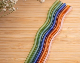 Wavy Glass Straw | Eco-Friendly Reusable Drinkware Accessory