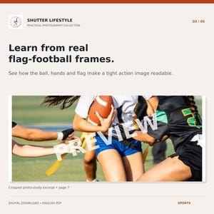 Op de afbeelding: Een digitaal educatief document getiteld Shutter Lifestyle Practical Photography Collection met de tekst Learn from real flag-football frames en een voorbeeld van spelers in witte en zwarte shirts die flag-football spelen op een veld.