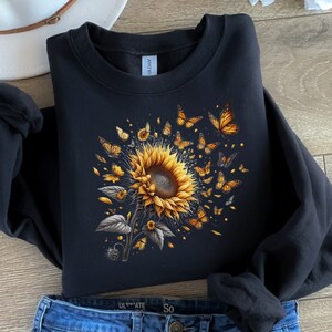 Butterflies Sunflower SweatShirt, Cute Floral SweatShirt, Bug Sweatshirt , Boho Shirt, Botanical Shirt, Cottagecore Shirt, Insect gift zdjęcie 4