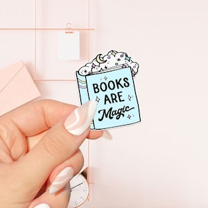 Adesivo "I libri sono magici", adesivo libresco, regalo per gli amanti dei libri, merchandising libresco, adesivo Kindle, lettore di e-book, amante della lettura, e-reader