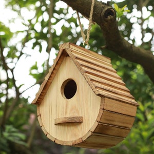 Outdoor Bird House for Outside Clearance | Natural Wooden Bird Hut for Bluebird Finch Cardinals | Hanger Birdhouse for Garden Viewing