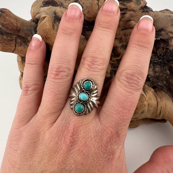 Vintage Turquoise Sterling Silver Cast Ring Size 6