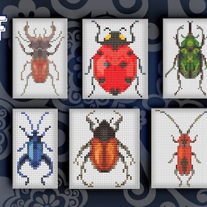 Könnte beinhalten: Sechs verschiedene Insekten-Kreuzstichmuster, darunter ein Hirschkäfer, ein Marienkäfer, ein grüner Käfer, ein blauer Käfer, ein orangefarbener Käfer und ein roter Käfer.