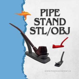 Puede incluir: Una pipa marrón oscuro descansa sobre un soporte negro, con una boquilla curvada y un cuenco redondeado. La imagen incluye el texto "PIPE STAND STL/OBJ" y dos diseños de soporte adicionales en rojo y negro. El sitio web es www.phoenixcontent.ca.
