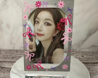 Cadre pour cartes photo en acrylique avec nœud : présentoir photo chic K-Pop