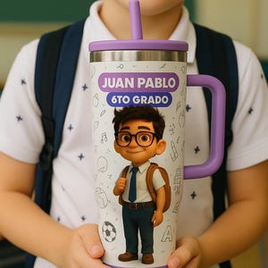 Progetto digitale per un thermos scolastico personalizzato, modificabile in Canva, tazza per il ritorno a scuola dei bambini