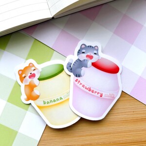 Autocollants mignons de Shiba Inu de lait de fraise et de lait de banane | Stickers découpés | Brillant | Laminé | Imperméable | Résistant aux rayures | Kawaii