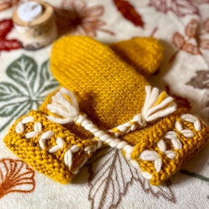 Women Woolen Mittens - Scandinavian Mittens for Her - Hand-Knit Warm Mittens