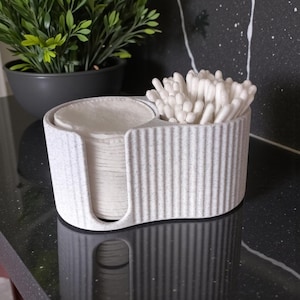 Modern ribbad bomullsrondell och bomullsrondellhållare