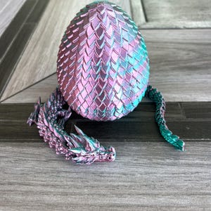 Riesiger 3D gedruckter Kristalldrache mit Ei: Gelenkdrache