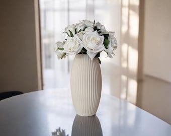 Modern Ribbed Vase: Alexia Design, Deltaprints