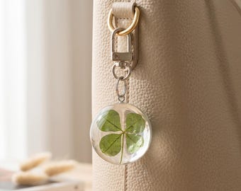 Real Four Leaf Clover Resin Keychain, Authentic Botanical Bag Charm,Lucky Four-leaf Clover Keyring,Nature Lover Gift,Driver Present