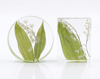 Lily of the Valley Resin Paperweight,Epoxy Desk Decor, Botanical Office Keepsake,Nature Lover Gift,Wedding Presents,Crafts Art