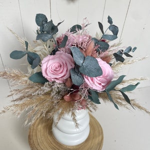 The perfect gift, beautiful long-lasting dried flower bouquet with infinity roses in different colors