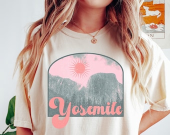 Yosemite nationalpark t-shirt / Kalifornien resor utomhus natur camping vandring retro vintage estetik / komfortfärger® unisex presenttröja