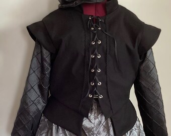 Medium Elizabethan Renaissance Tudor Shakespearean Doublet Slops/Breeches & Hat, Medium, Black Twill and Pewter/Silver