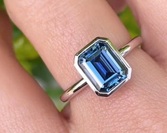 Bague moissanite émeraude bleu royal 2 carats, bague de fiançailles taille émeraude solitaire serti clos, bague d'anniversaire en or blanc massif