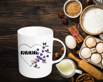 Personalisierte Nana-Tasse mit Namen als Schmetterlinge – individuelle Großmutter-Kaffeetasse – aufmerksames Geburtstagsgeschenk für Oma, perfektes Andenken